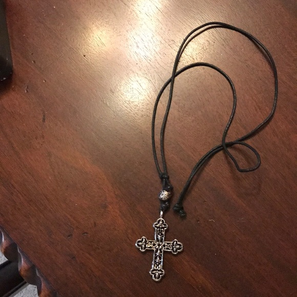 Silvertone filigree cross black leatherette cord - Picture 3 of 3